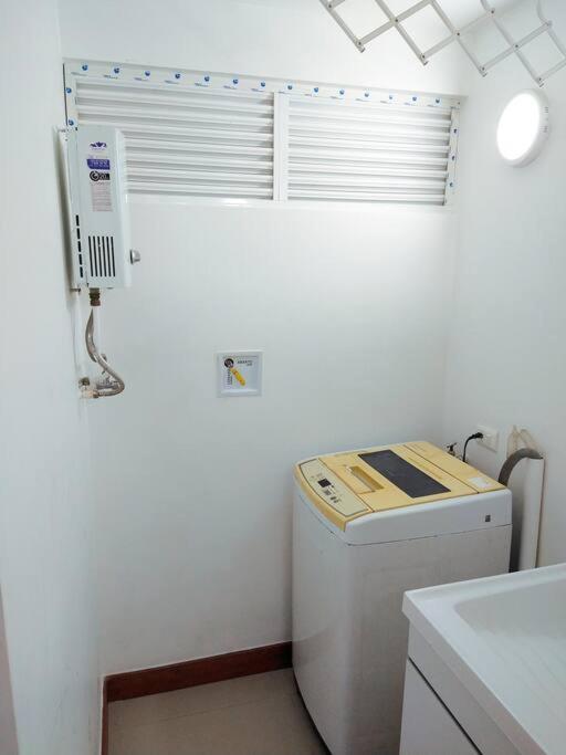 Apartamento Comodo Y Moderno, La Mejor Ubicacion, Cerca Al Metro Tranvia * Medellin
