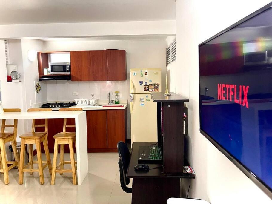 Apartamento Comodo Y Moderno, La Mejor Ubicacion, Cerca Al Metro Tranvia * Medellin